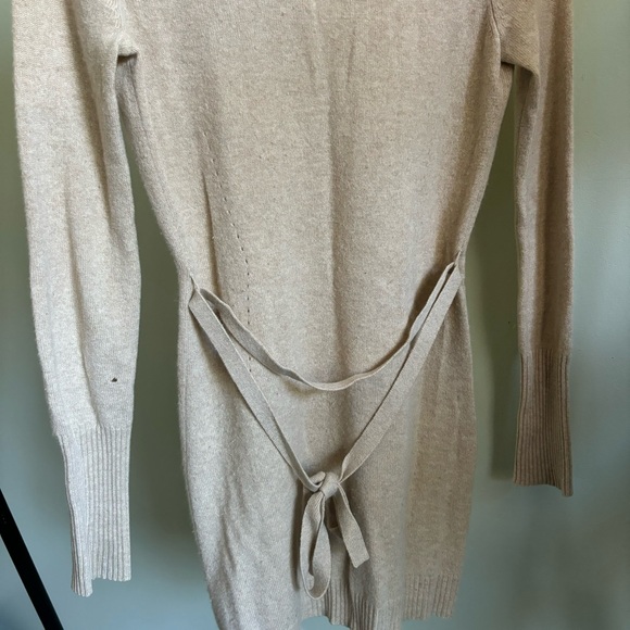 HOLT RENFREW CASHMERE SWEATER, Size S - Picture 6 of 9